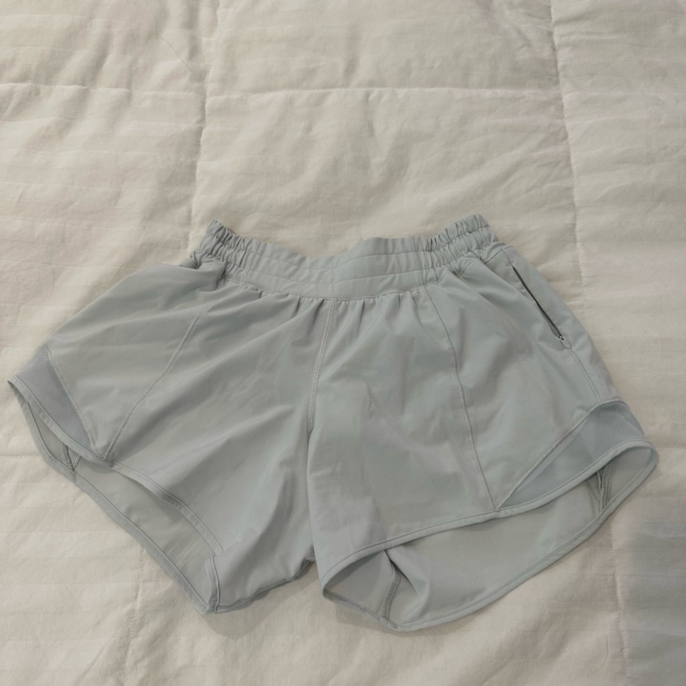 Lululemon Hotty hot shorts light gray.. low rise.. size 4… 4 inch length…